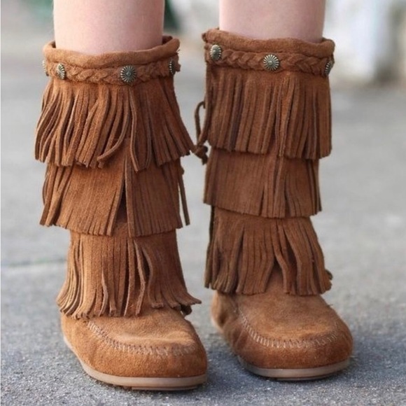 Minnetonka Other - Minnetonka 3-Layer Fringe Girls Moccasin Boots